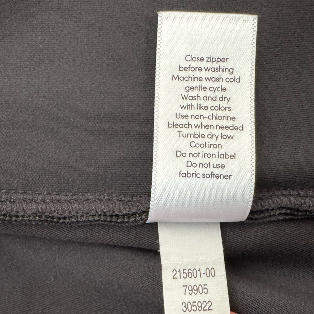 Athleta Elation Powervita Black Jacket Size Small Workout Gym Running Training - Picture 10 of 11
